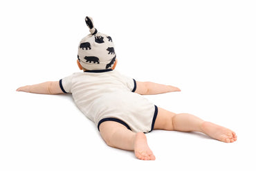 canadian-black-bear-naked-baby-bodysuit-hat-set-back